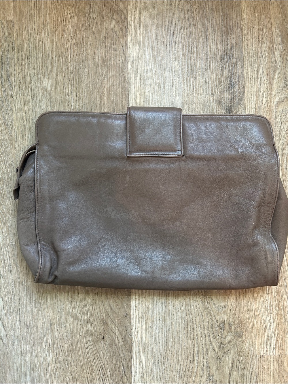Vintage Brown Leather Clutch with Brown & Gold Accent - Picture 4 of 9